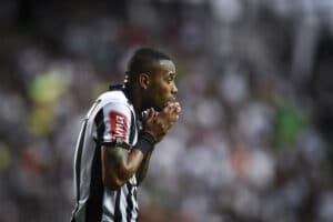 Robinho : un mandat d'arrêt international contre le Brésilien