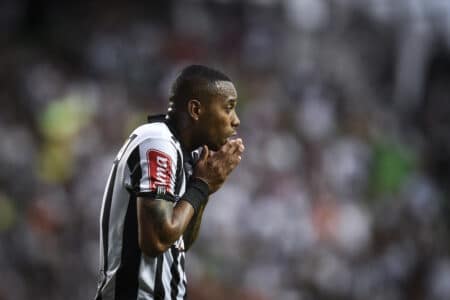 Robinho : un mandat d’arrêt international contre le Brésilien robinho