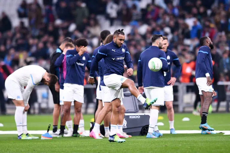 Dimitri Payet et les joueurs de l'OM à l'échauffement avant d'affronter le FC Bâle au stade Vélodrome.