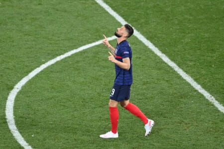 Equipe de France : Olivier Giroud se rapproche de Thierry Henry Olivier Giroud