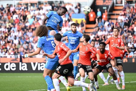 Bamba Dieng lors du match entre l'OM et Lorient en Ligue 1.
