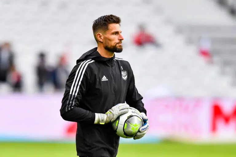 OFFICIEL : Benoît Costil reste en Ligue 1 ! Costil