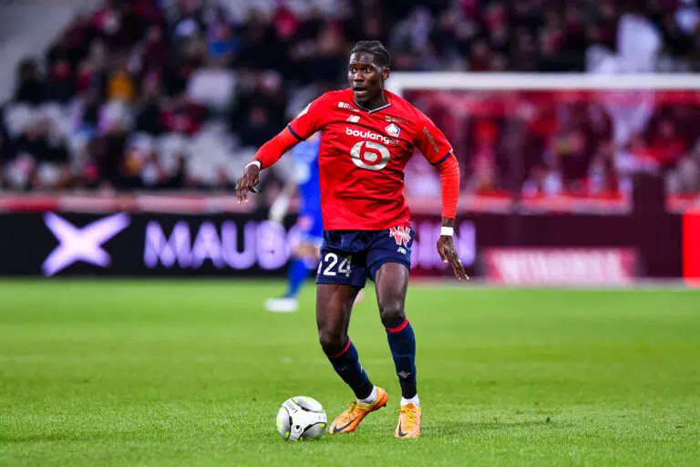 OFFICIEL : Amadou Onana file à Everton Onana