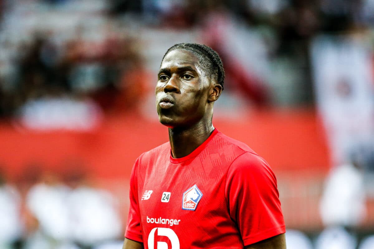 Mercato : Amadou Onana veut Everton mais - BeFoot