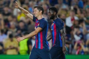 Robert Lewandowski qui célèbre son triplé avec le FC Barcelone contre le Viktoria Plzen en Ligue des Champions.