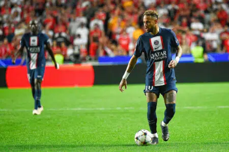 Neymar lors du match entre Benfica et le PSG en Ligue des Champions.