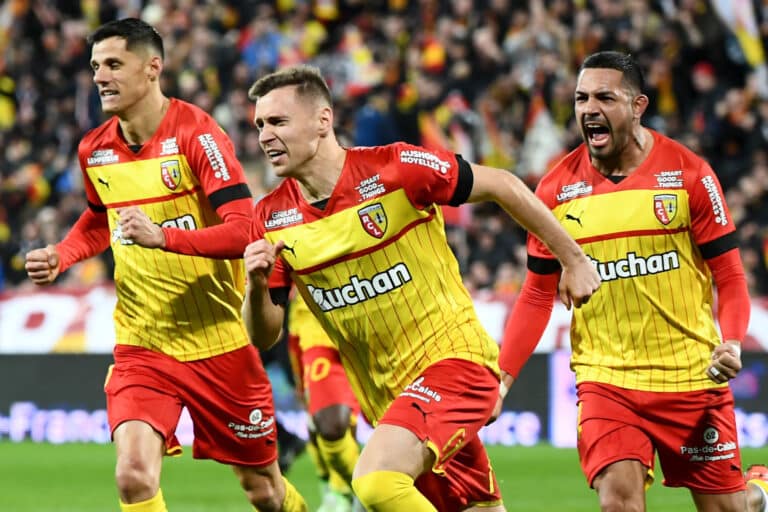 Lens