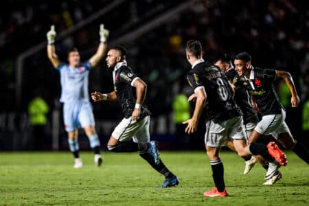 Dimitri Payet et Vasco de Gama ont obtenu leur maintien en Serie A cette semaine.