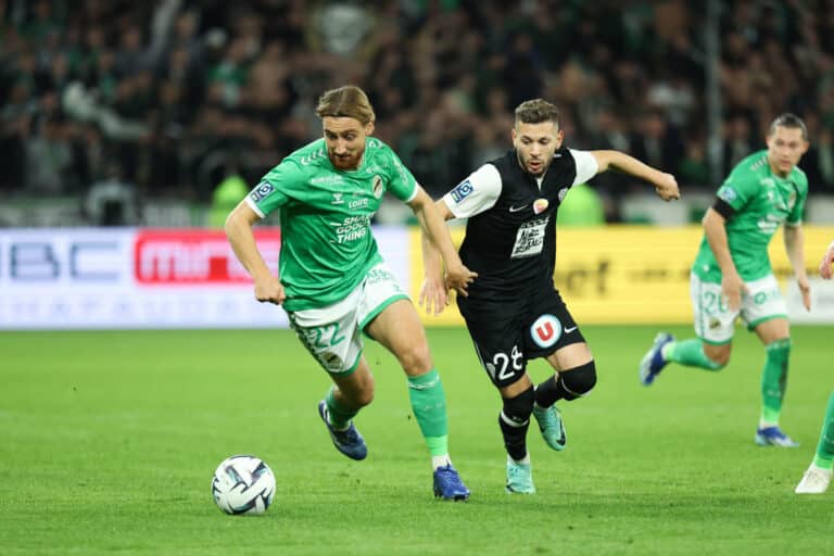 Victor Lobry s'est engagé avec l'EA Guingamp.