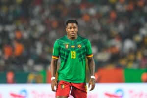 Faris Moumbagna signe à l'OM.