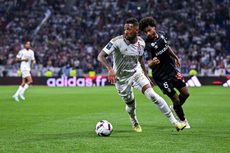Jérôme Boateng (en blanc) pourrait rejoindre la Salernitana.