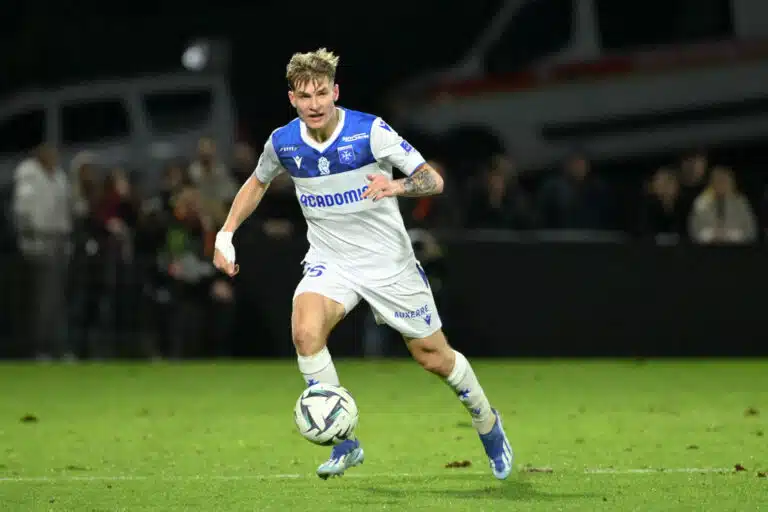 Mercato AJ Auxerre – Paul Joly intéresse le Feyenoord Rotterdam ! Auxerre