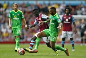Yann M'Villa (en vert) pourrait revenir à Sunderland cet hiver.