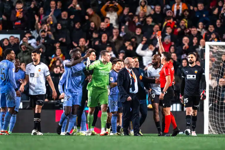 Real Madrid : Jude Bellingham suspendu 2 matchs ! Real Madrid