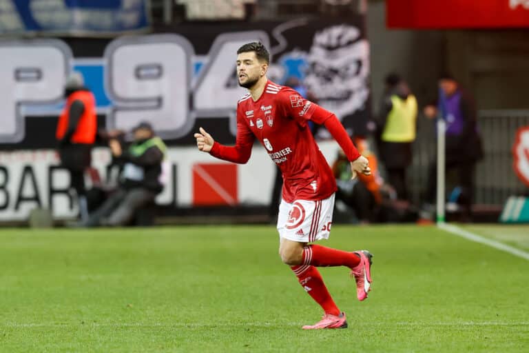 Mercato Lens : Julien Le Cardinal de retour à Brest cet été ? Julien Le Cardinal devrait rester définitivement au Stade Brestois.