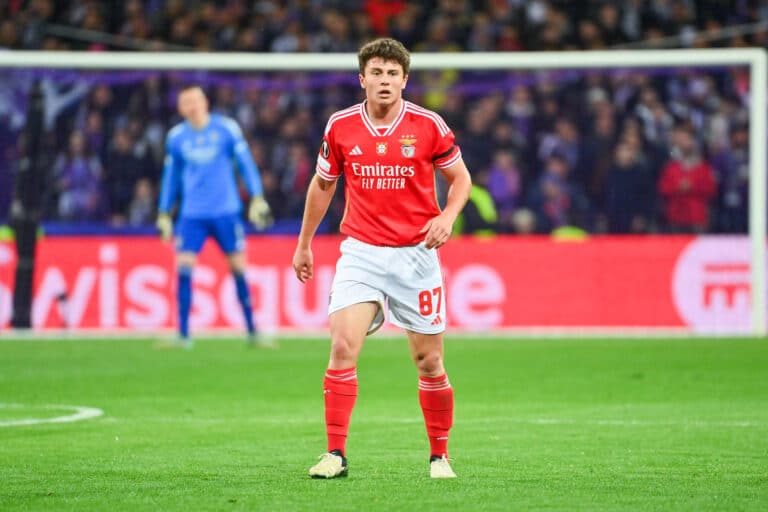 Mercato PSG : Joao Neves, la priorité de Luis Enrique mais … Le Paris Saint-Germain et Luis Enrique veulent le milieu du Benfica Lisbonne, Joao Neves.