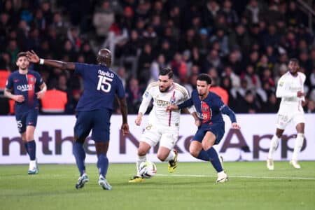 Le joueur de l'OL, Rayan Cherki, plaît au Paris Saint-Germain.