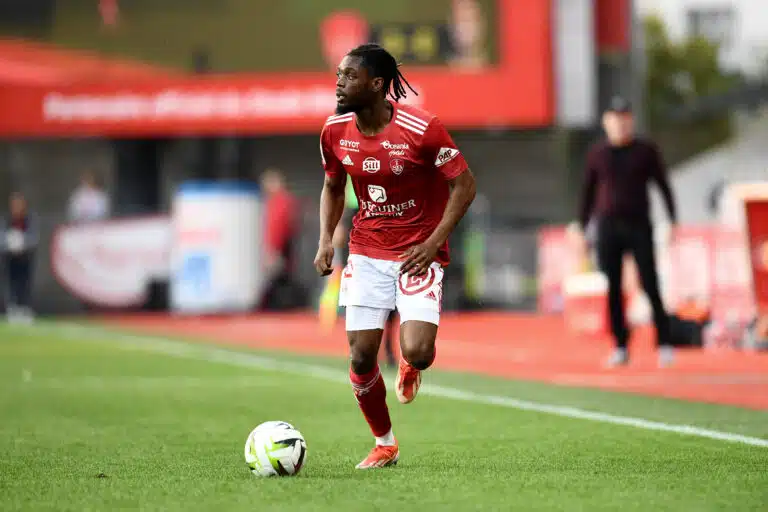 Mercato Brest : Bradley Locko ciblé par deux clubs étrangers Locko