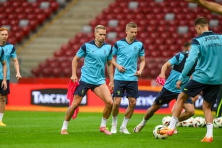 Mykhaïlo Mudryk et Oleksandr Zinchenko sont titulaires avec l'Ukraine pour affronter la Roumanie.