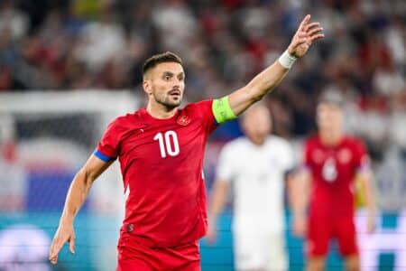 Dusan Tadic est entré en jeu en deuxième mi-temps face à l'Angleterre avec la Serbie.