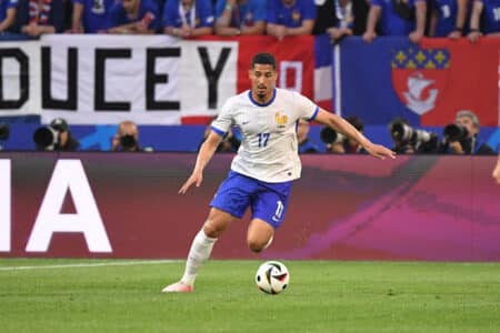 William Saliba était titulaire face à l'équipe de France contre l'Autriche.