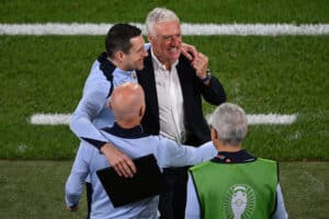La joie de Didier Deschamps avec son staff, après la victoire contre l'Autriche.