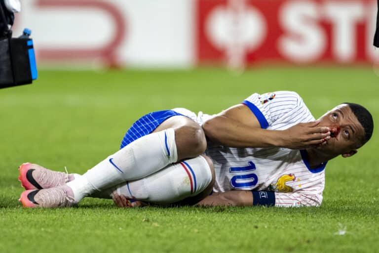 Euro 2024 : Kylian Mbappé forfait pour affronter les Pays-Bas ! Kylian Mbappé est forfait pour affronter les Pays-Bas, ce vendredi soir.