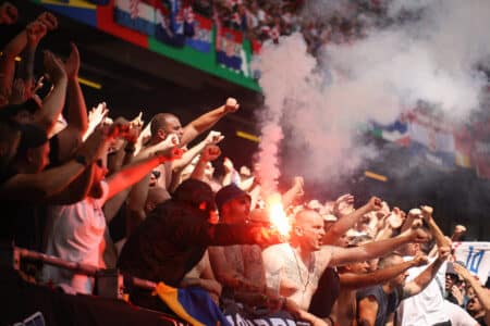 La Serbie demande à l'UEFA de sanctionner la Croatie et l'Albanie.