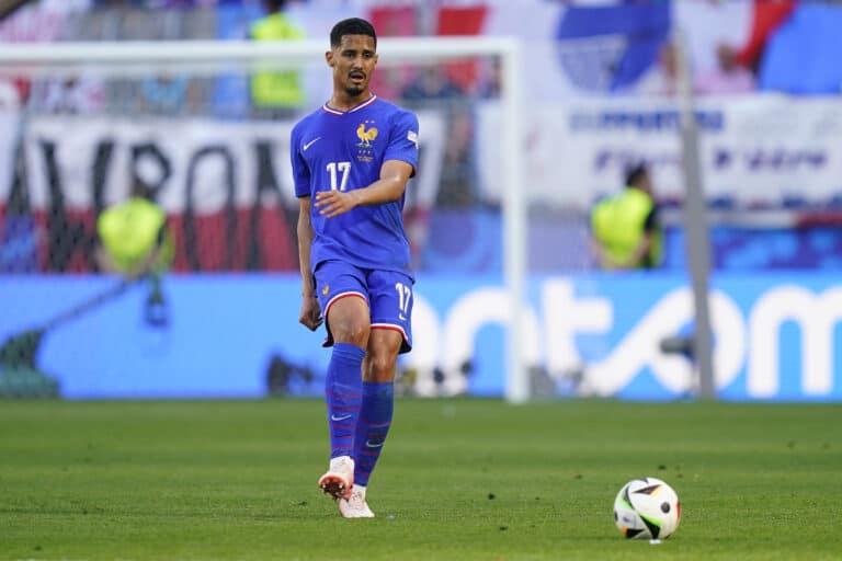 William Saliba était en conférence de presse, à quatre jours du huitième de finale entre la France et la Belgique.