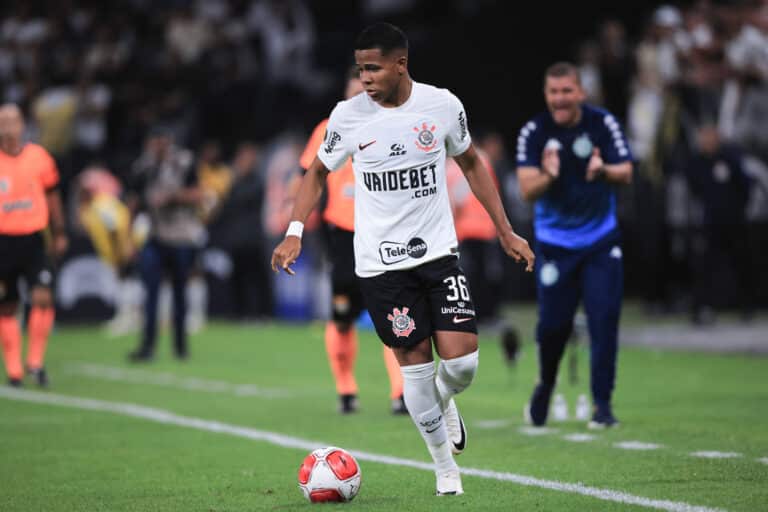Mercato : Le Stade Rennais a identifié le remplaçant de Désiré Doué ! Wesley Gassova est dans le viseur du Stade Rennais.