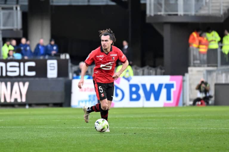 Mercato Stade Rennais : Arthur Theate va filer en Arabie saoudite ! Direction l'Arabie saoudite pour Arthur Theate !