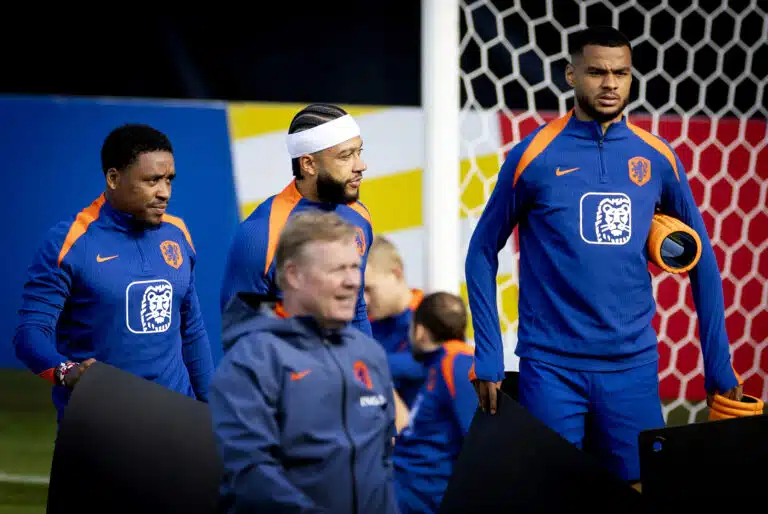 De gauche à droite : Steven Bergwijn, Memphis Depay et Cody Gakpo sont titulaires avec les Pays-Bas pour affronter la Roumanie.