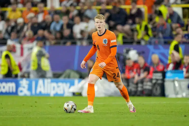 Mercato : Paris cible un international Néerlandais Paris