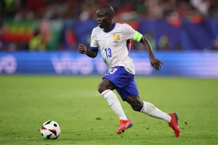 France : N’Golo Kanté favori pour le capitanat France