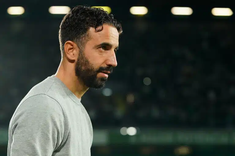 Manchester United : les premiers jours chargés de Ruben Amorim Ruben Amorin a du boulot à Manchester United !