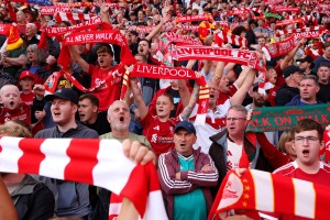 De la passion au profit : comment les fans de football monétisent leur hobby football