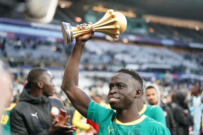 Sénégal : célébration avec le trophée de la CAN malgré tout ! Sénégal