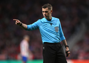Ligue des Champions : l’arbitrage en pleine polémique arbitrage