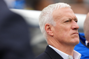 Forfait d’Ekitiké : qui va prendre sa place chez les Bleus ? Deschamps, Bleus, Ekitike