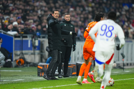 Dino Toppmöller, futur coach du RC Lens, lors d'un match face à l'OL