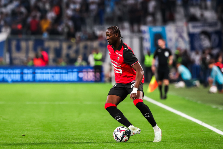 Ismaël Koné sort sur civière lors de Canada – Qatar Ismaël Koné sous le maillot du Stade Rennais