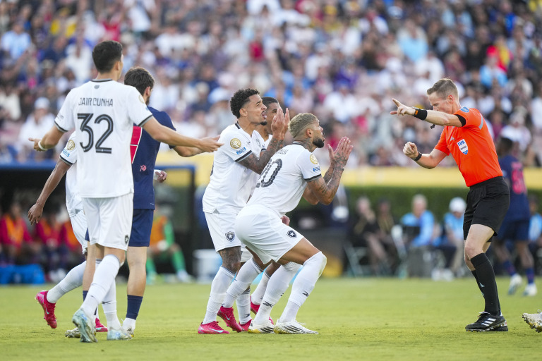 France – Irak : l’arbitre du match est connu ! France