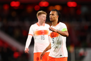 Pays-Bas - Japon : Les compositions officielles