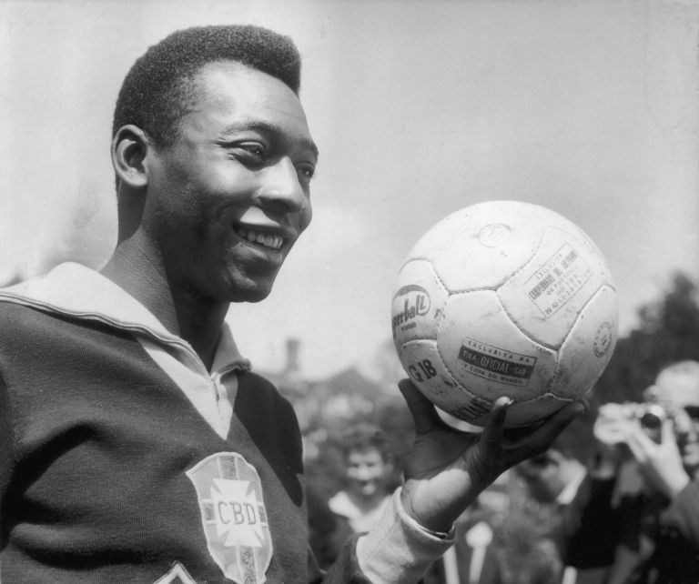 Football : de ses origines à son apogée moderne football, pelé