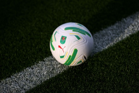 Le football comme seconde chance : les histoires de joueurs arrivés dans le sport professionnel par des chemins inhabituels Football, ballon