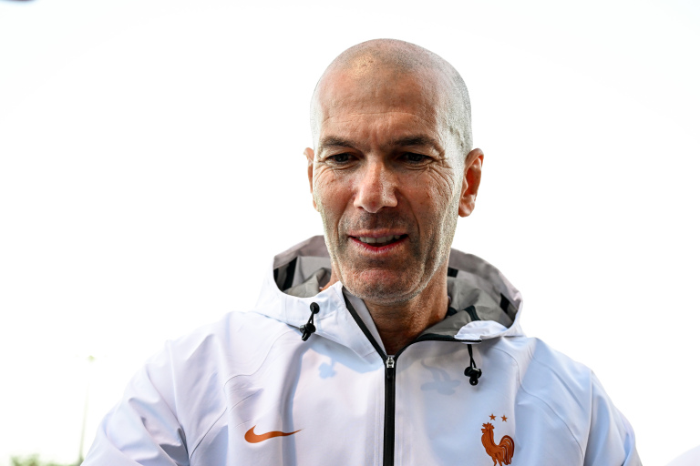 Bleus : Zidane pourrait aligner un onze ultra-offensif autour de Mbappé Zidane, France