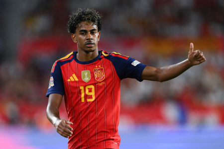 Lamine Yamal a rendu hommage à Thierry henry Lamine Yamal, Espagne